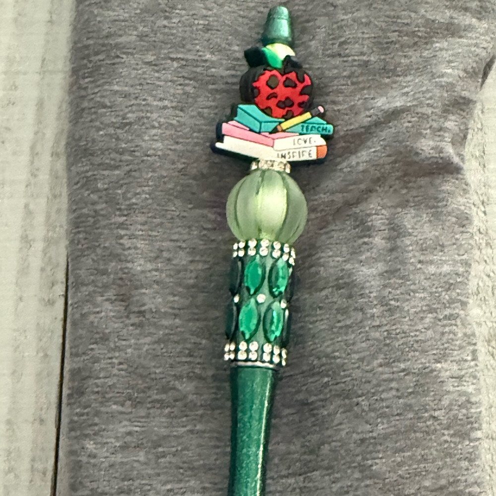 Green Decorative Teacher-Themed Pen with Book & Apple Charm